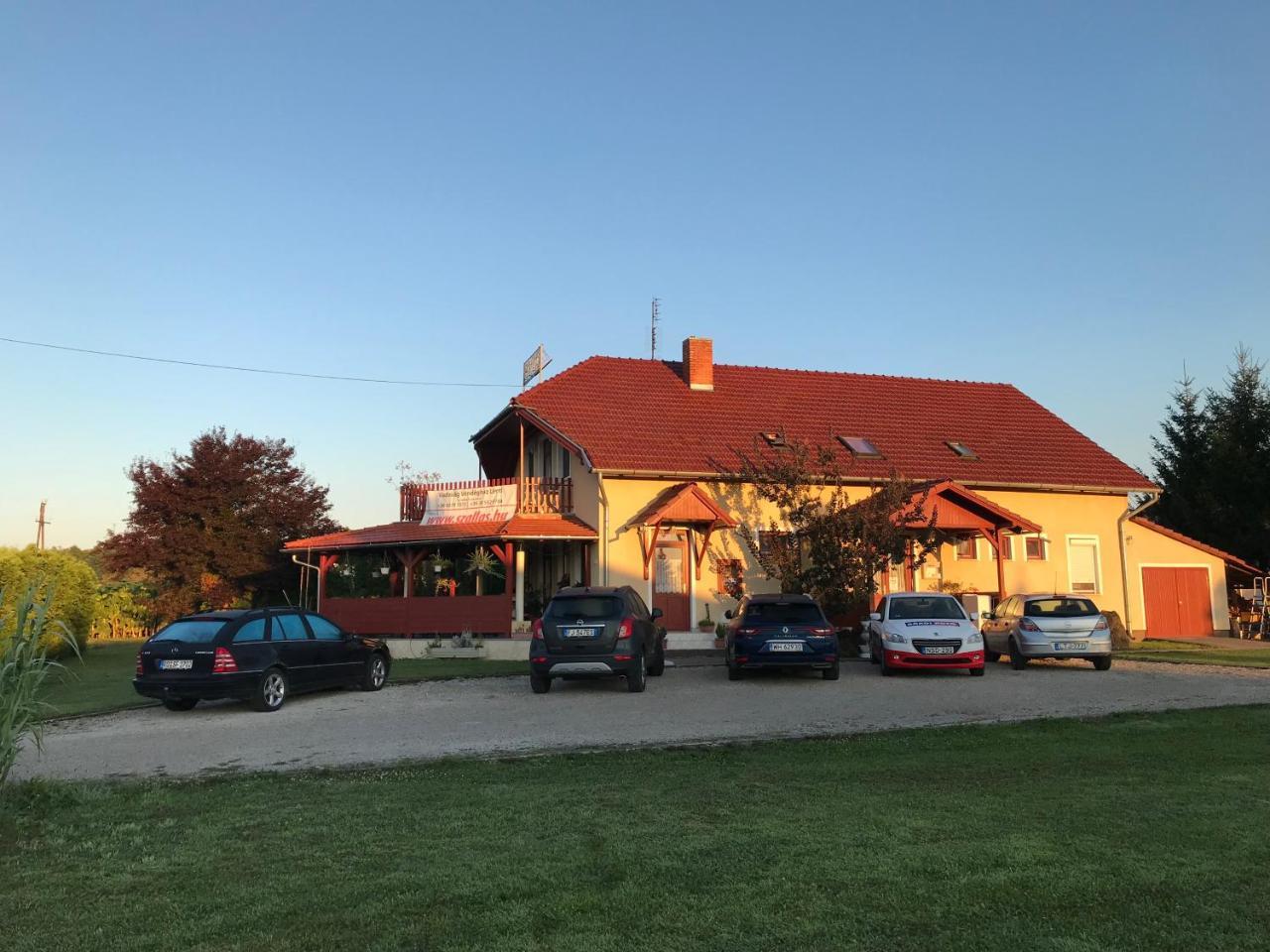 Vadvirag Vendeghaz Hotell Lenti Exteriör bild